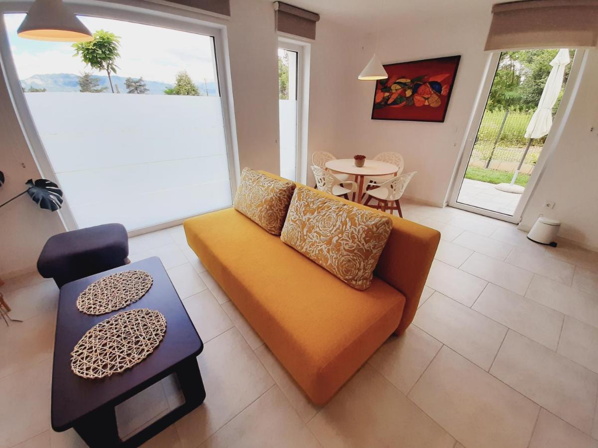 Green Bee-apartment in a quiet neighbourhood Lesce  Exterior foto