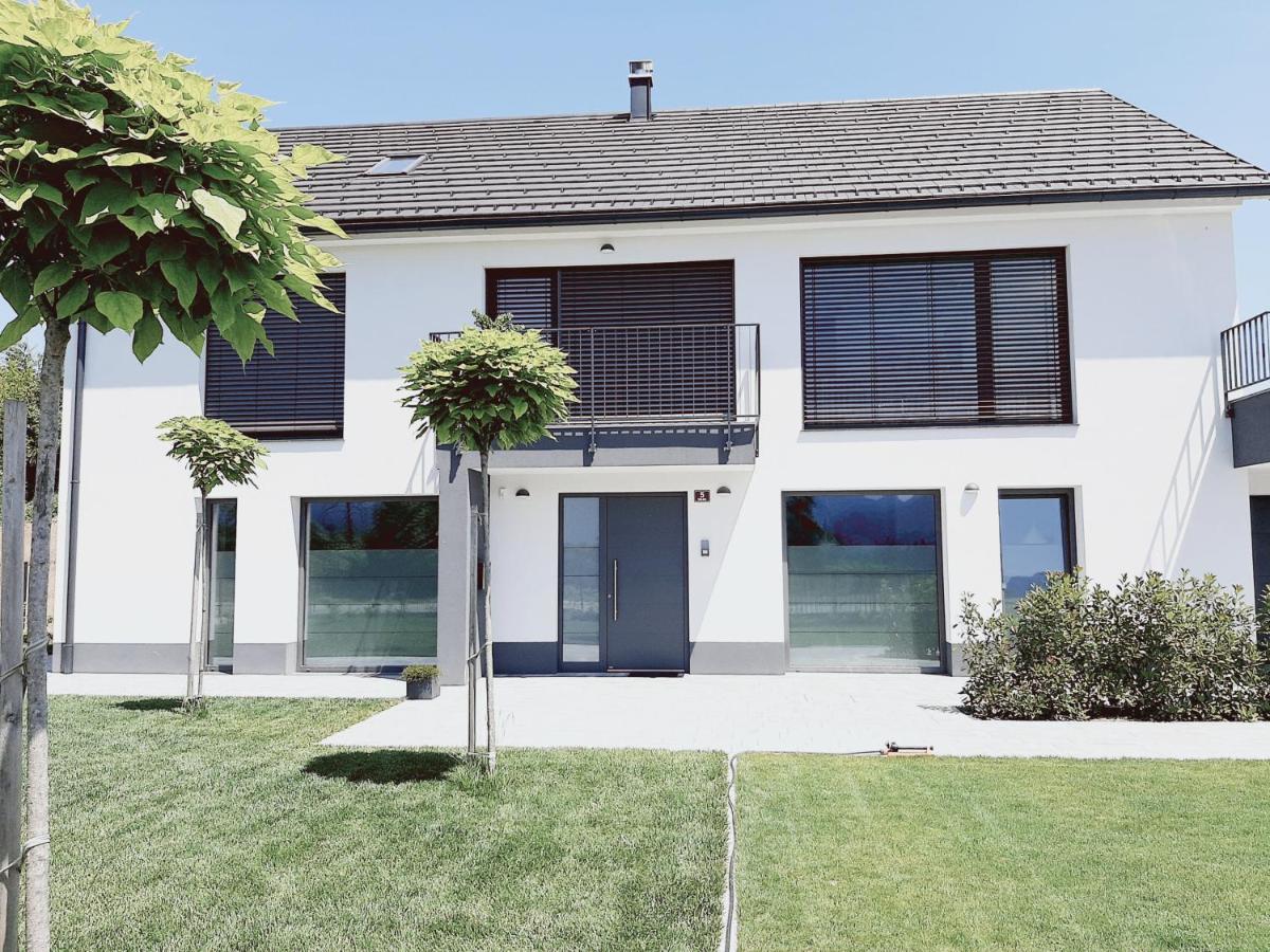Green Bee-apartment in a quiet neighbourhood Lesce  Exterior foto