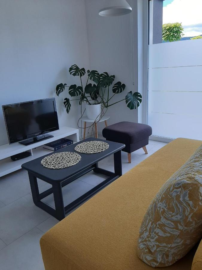 Green Bee-apartment in a quiet neighbourhood Lesce  Exterior foto