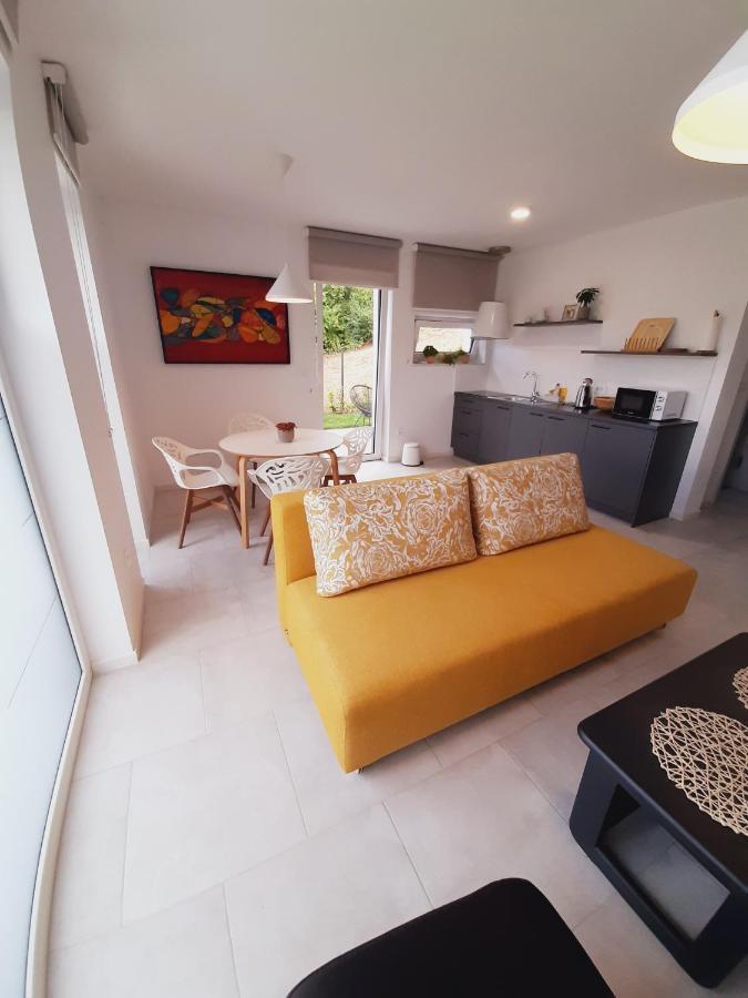 Green Bee-apartment in a quiet neighbourhood Lesce  Exterior foto